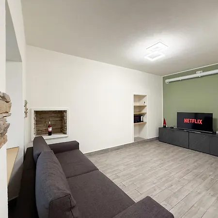 Apartment Bilocale Con Giardino A Due Passi Dal Oleggio Castello